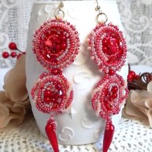 BO Coralie embroidered with coral semi-precious stones, Swarovski crystals, seed beads and hooks in Gold Filled 14 carats