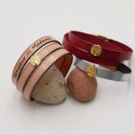 Personalized leather bracelet decorated with a golden tree of life 