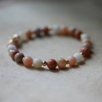 Bracelet with pink and white Aventurine natural stone beads and golden pearls