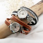 Watch with double leather strap, silver dial, choice of color to be personalized 