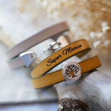 Customized leather bracelet decorated with a tree of life cabochon