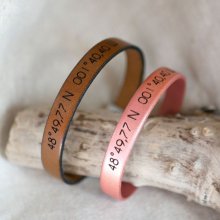 Gourmet gift for couples: 2 personalized leather bracelets by engraving 