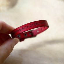 Red leather bracelet for men to be personalized by engraving