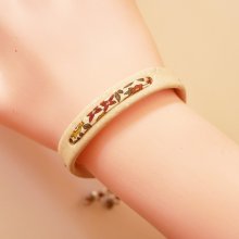 Florâme plant bracelet with Ava liberty ribbon on white cork