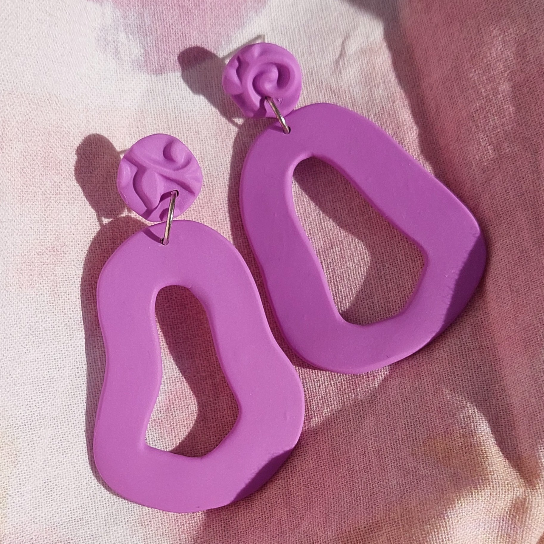 Boucles d'oreilles pendantes - Filis Violine