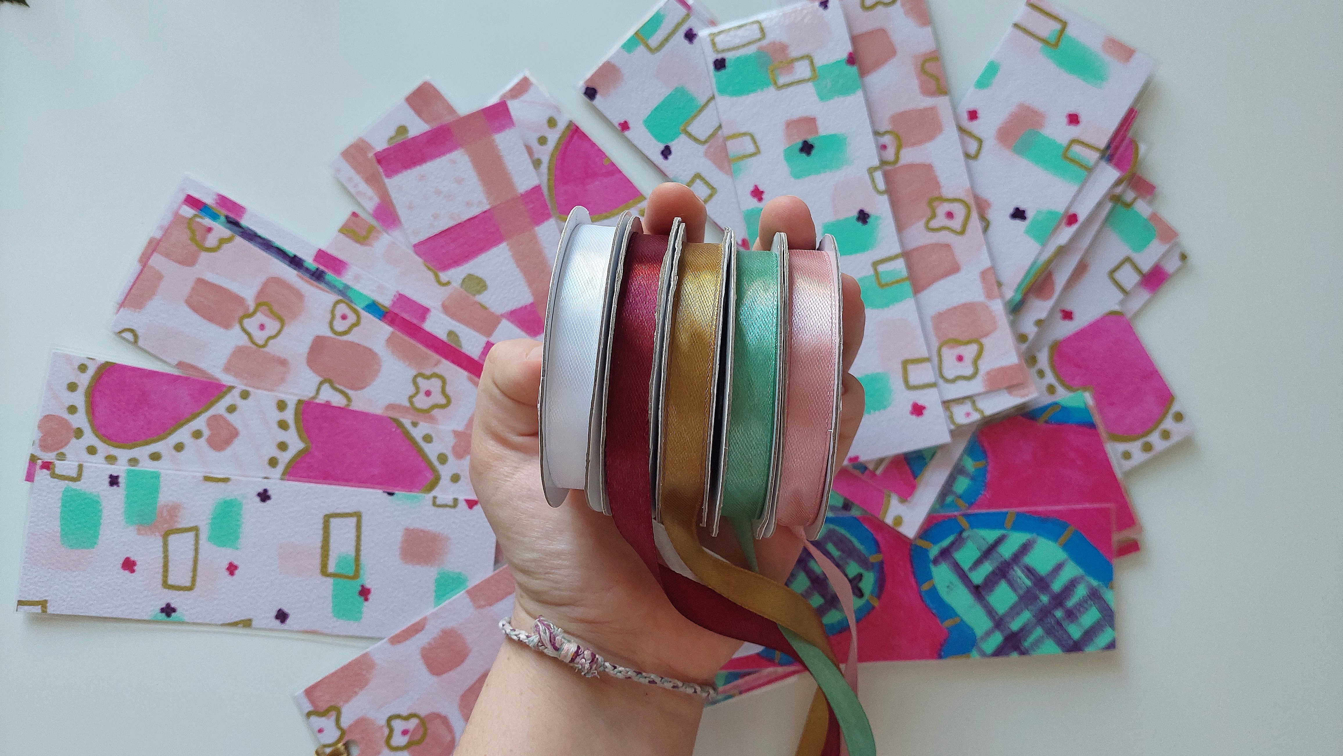 Marque-page ruban motifs coeurs