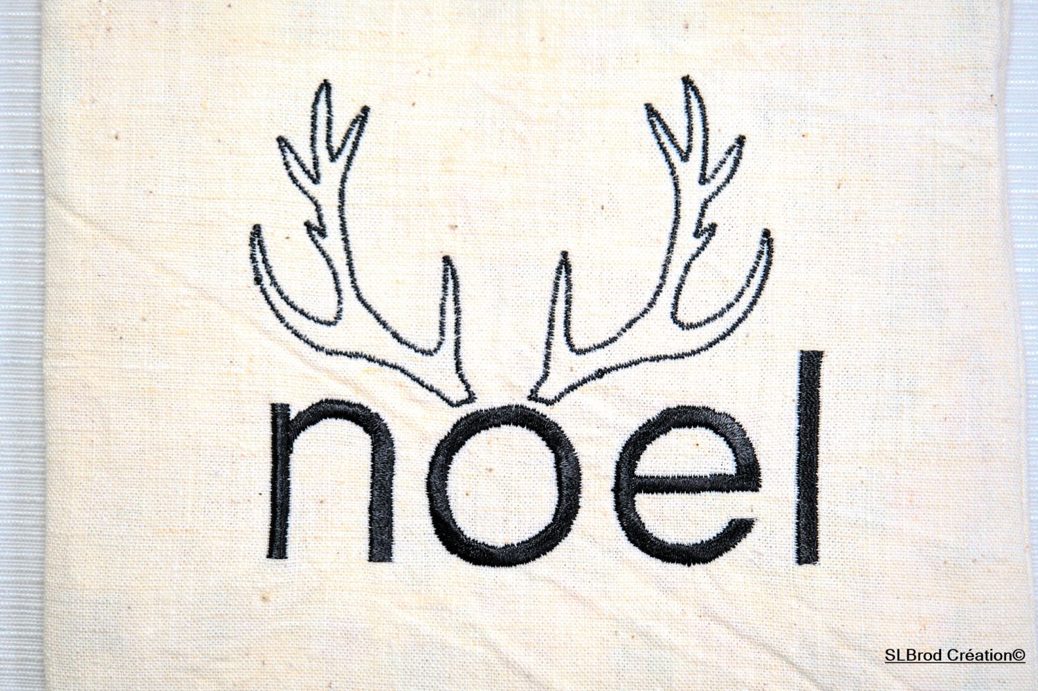 Small reindeer wood Christmas pouch