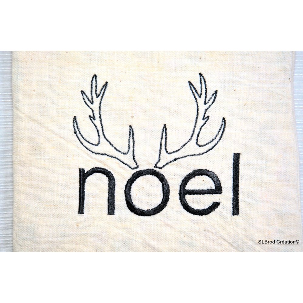 Small reindeer wood Christmas pouch