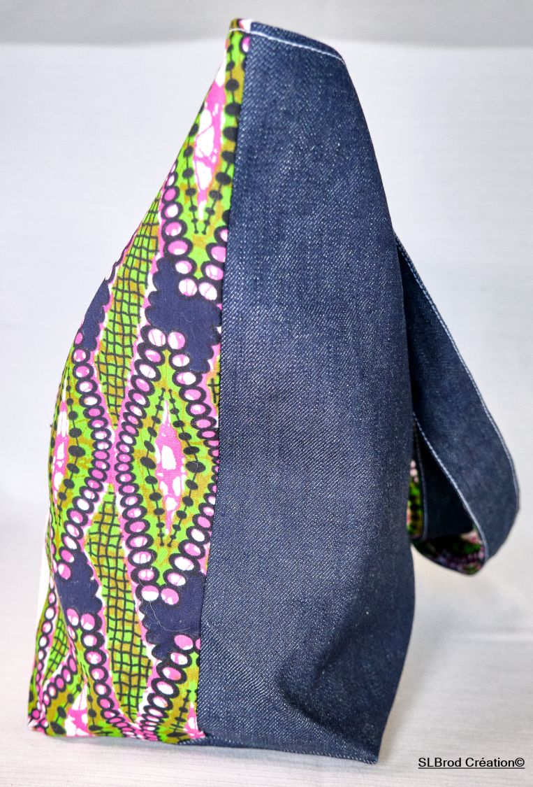 Tote bag with African pattern