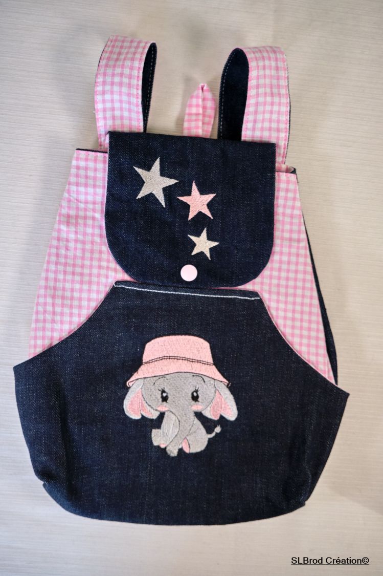 Embroidered children's backpack elephant with pink hat customizable