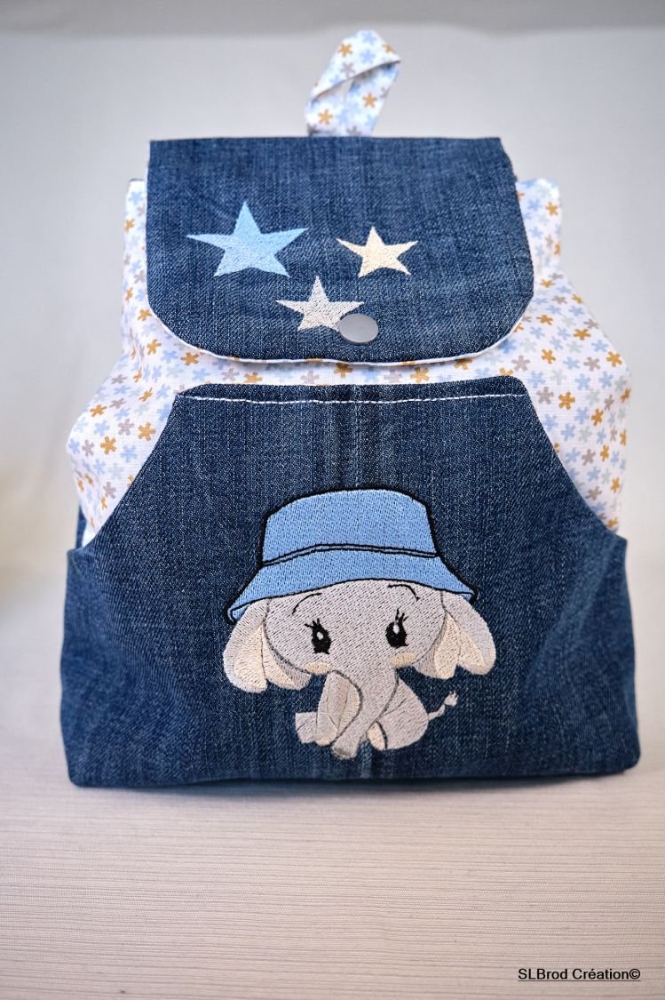 Embroidered children's backpack elephant with blue hat customizable