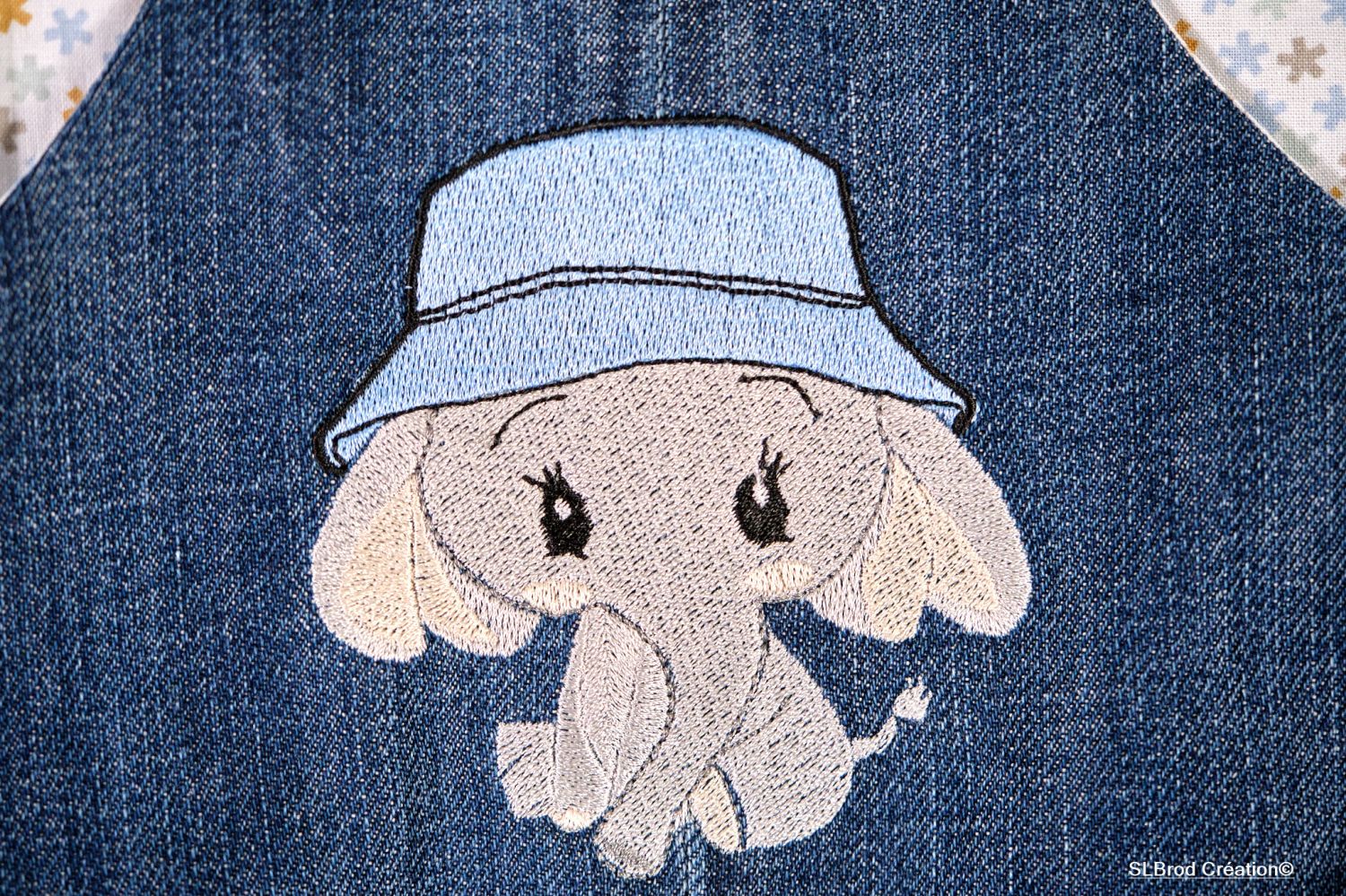 Embroidered children's backpack elephant with blue hat customizable