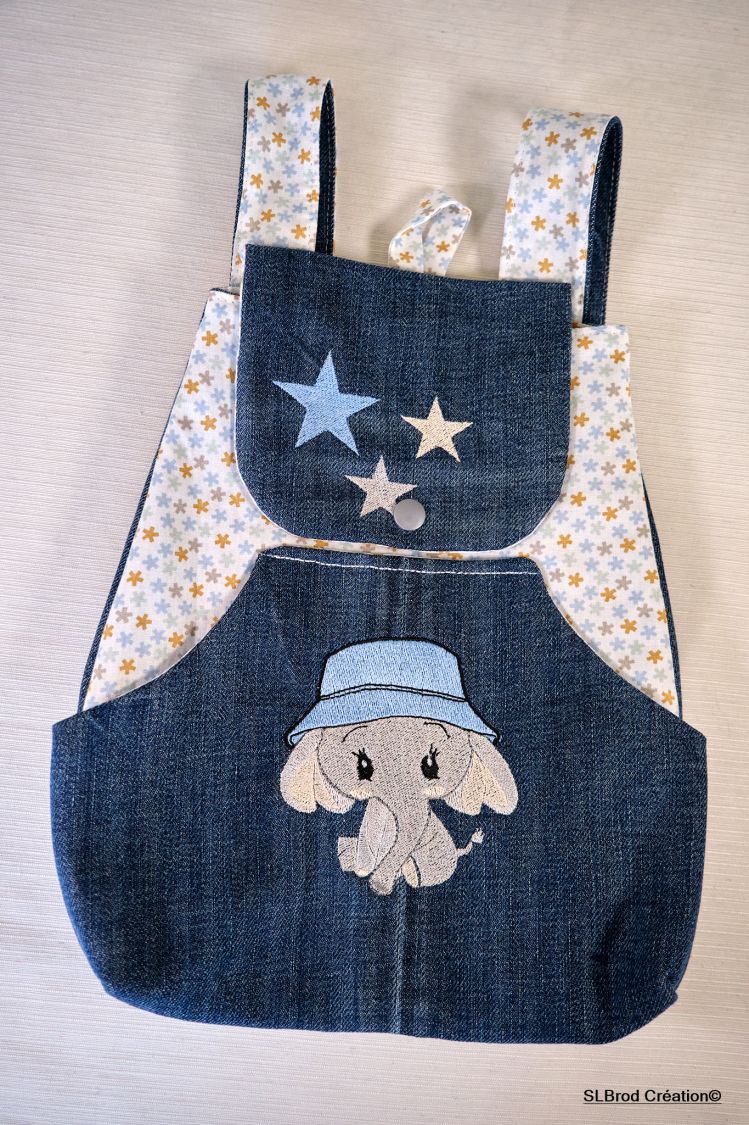 Embroidered children's backpack elephant with blue hat customizable