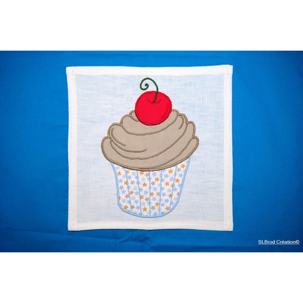 Embroidered apron cup cake