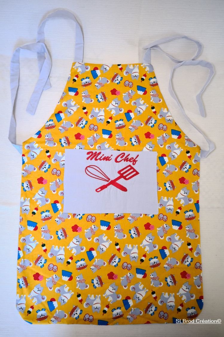 Embroidered apron shiba fabric