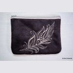 Flat embroidered pen case