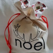 Small reindeer wood Christmas pouch