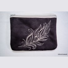 Flat embroidered pen case